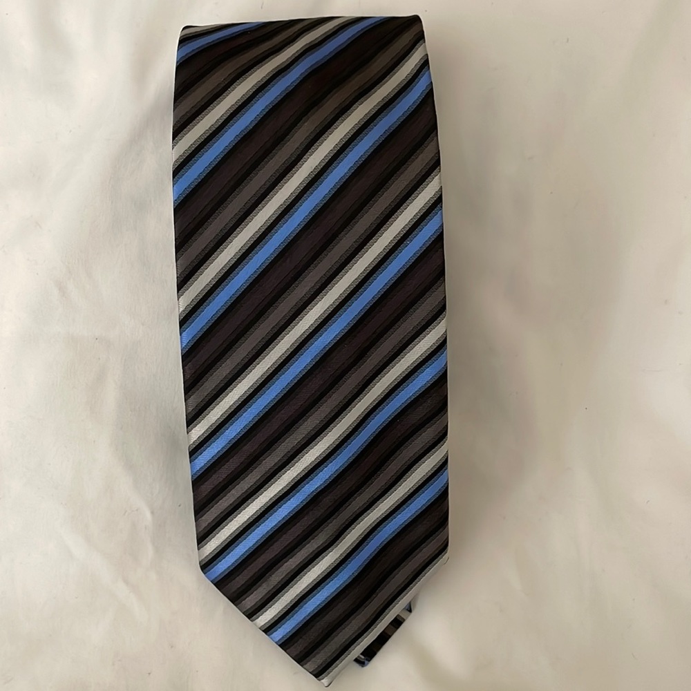 Mens tie. Multi colour stripe.